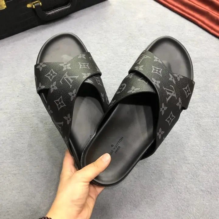 LOUIS VUITTON - PANTOUFLES HOMME - https://treadfitpro.com/